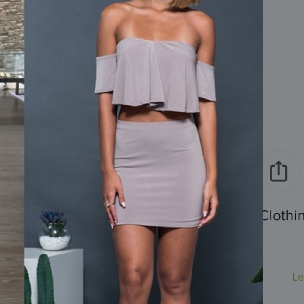 Off the shoulder set